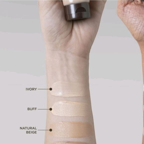 Burt's Bees 🐝 Goodness Glows Natural Tinted Moisturizer Tube #2010 Ivory 1oz - Picture 4 of 7